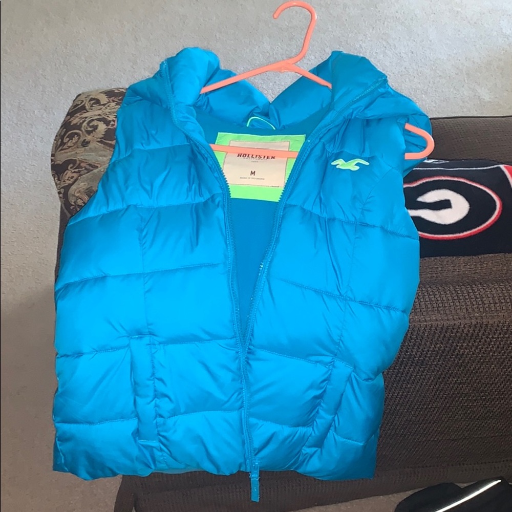 Hollister vest